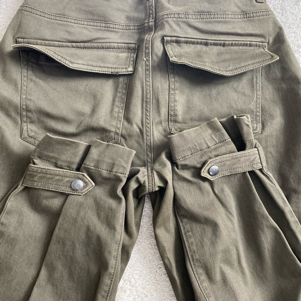 Express cargo pants army green NWOT size 2